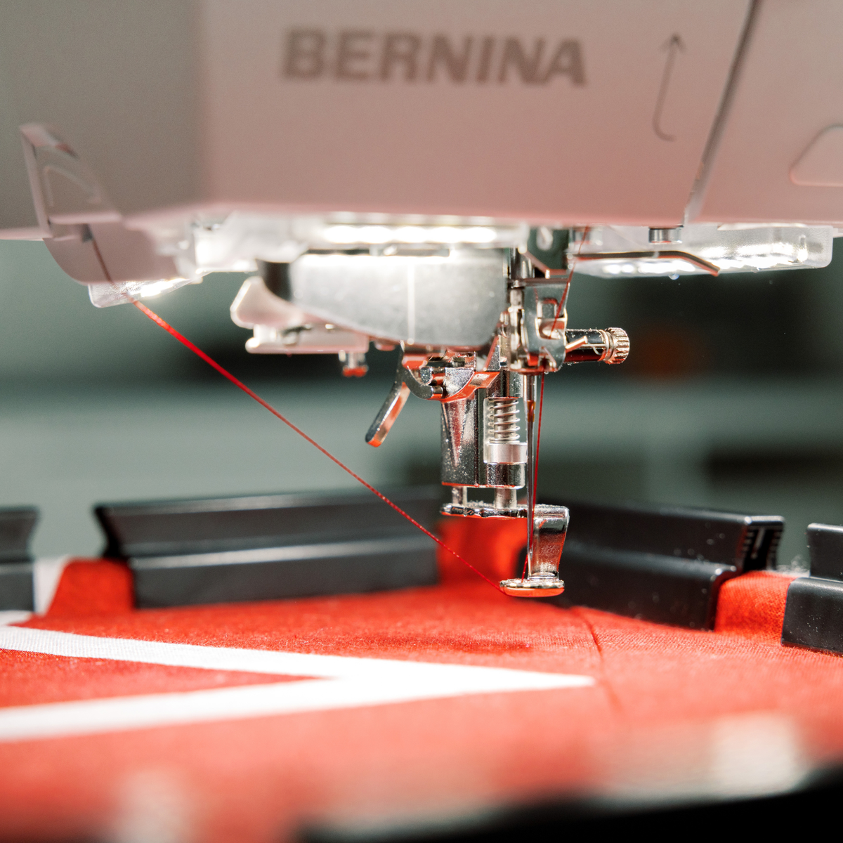 NYHET! BERNINA L 790 ULTRA