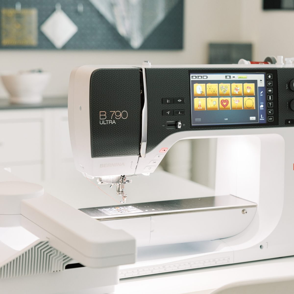 NYHET! BERNINA L 790 ULTRA