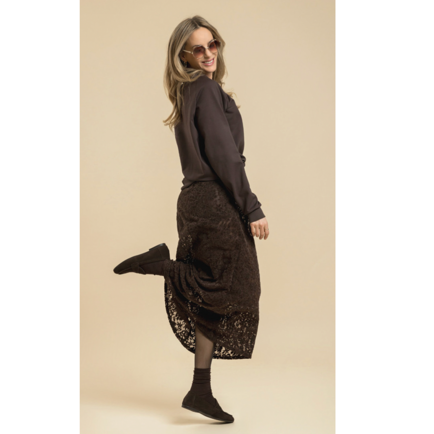Deluxe Lace blonde med stretch - Blomster - brun
