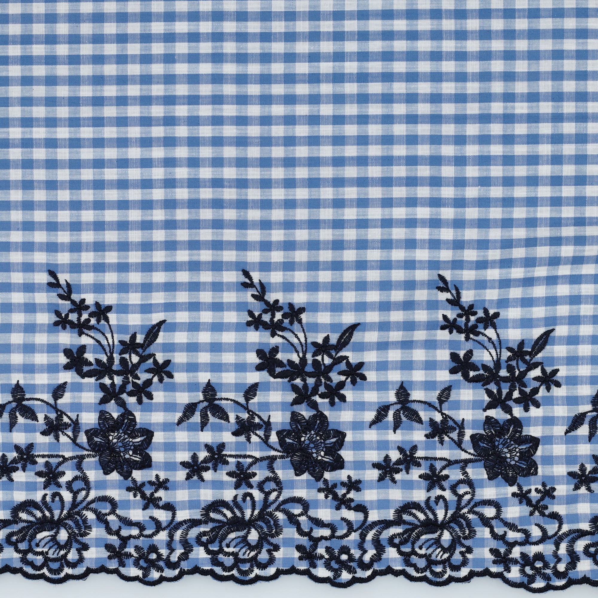 Fast bomull - Gingham Lillemartine - Blå med broderi