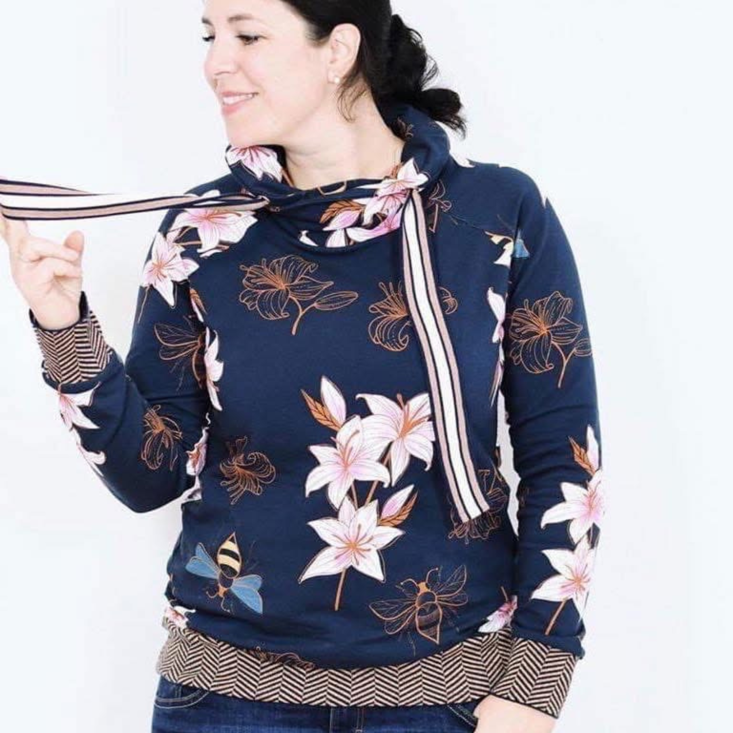 Økologisk Jersey - Glow Lilly svart