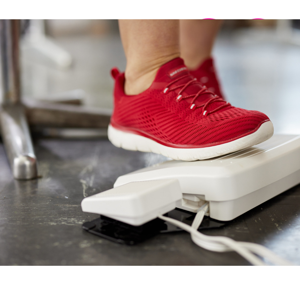 Kampanje! Bernette 08 Heavy Duty Rettsømsmaskin Professional inkl. bonuspakke