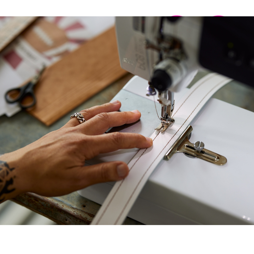 Kampanje! Bernette 08 Heavy Duty Rettsømsmaskin Professional inkl. bonuspakke