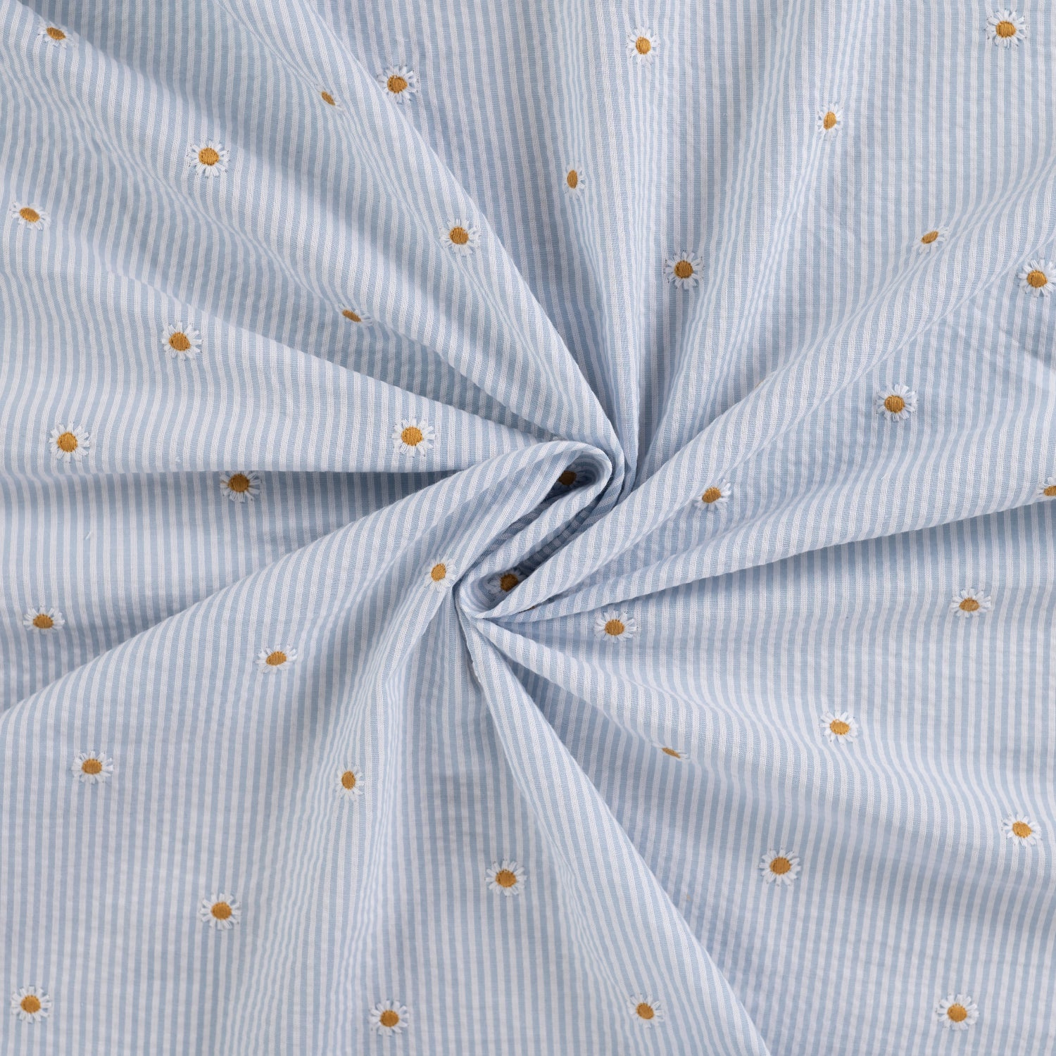 Seersucker Beklednings Bomull - Striper med broderi blomster lys blå