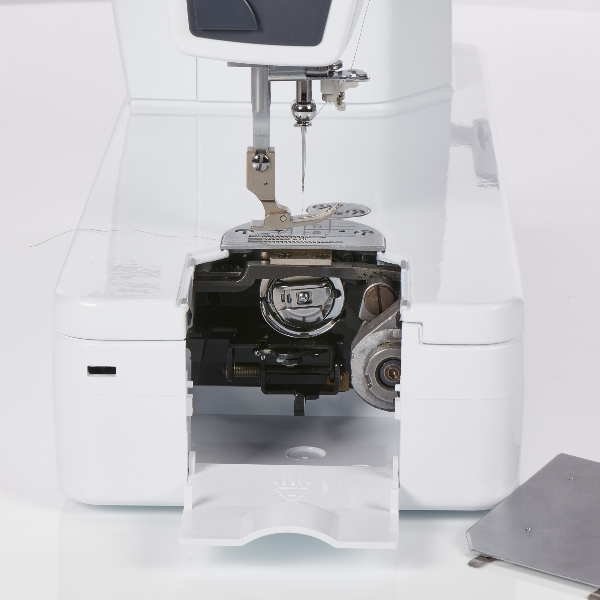 Kampanje! bernette 08 Heavy Duty Rettsømsmaskin Professional inkl. bonuspakke