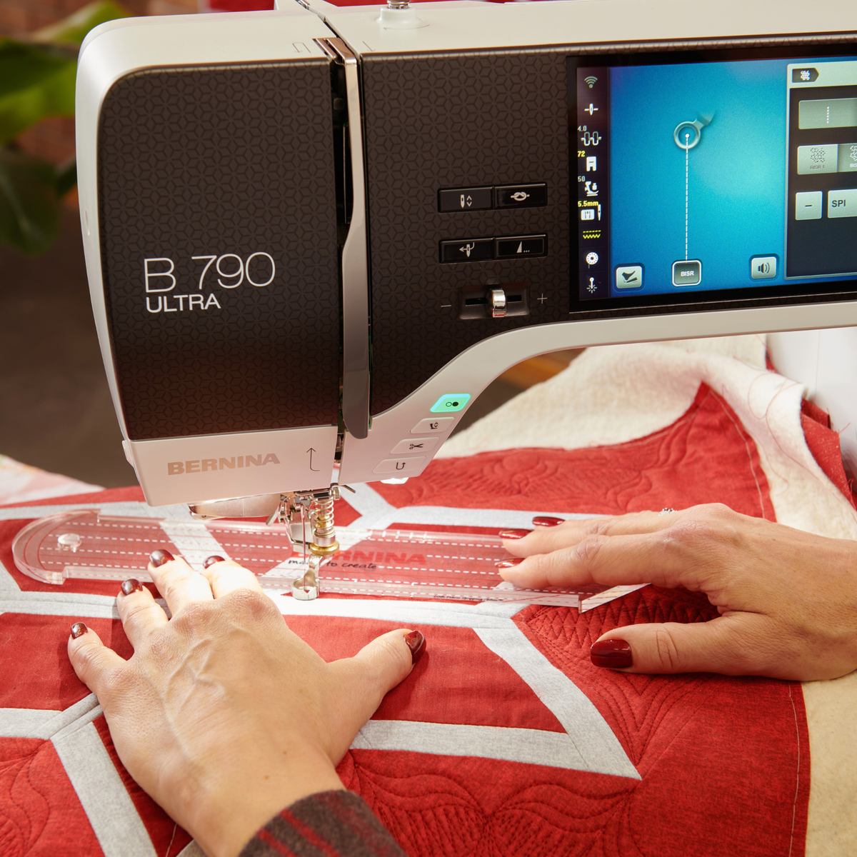 NYHET! BERNINA L 790 ULTRA