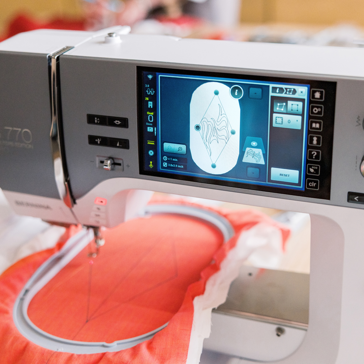 Kampanje! BERNINA 770 QE Pro Inkl. Broderi Modul, inkl. Quiltebord & #72S
