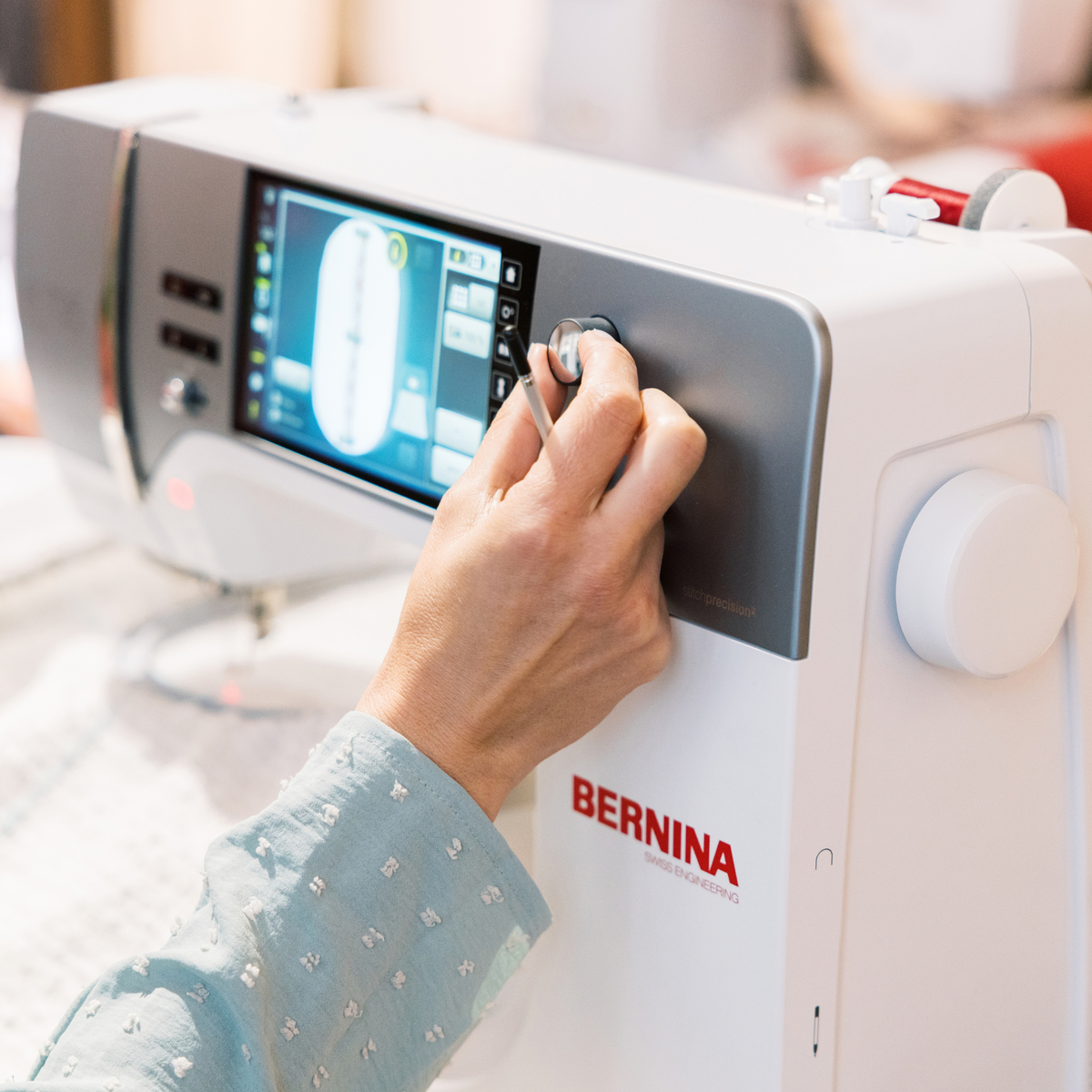 Kampanje! BERNINA 735 Pro inkl. Quiltebord & #72S