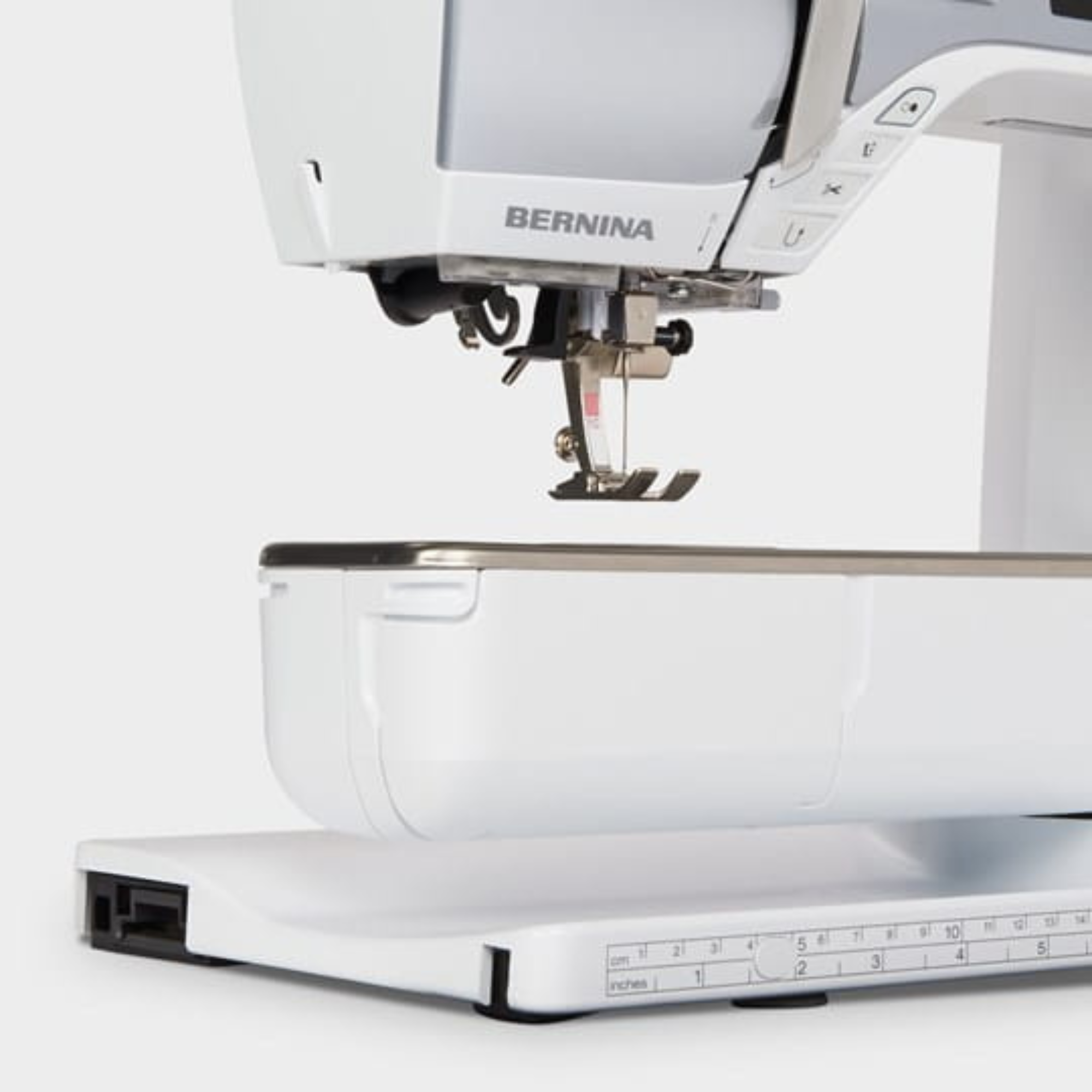 BERNINA B570 QE VIO