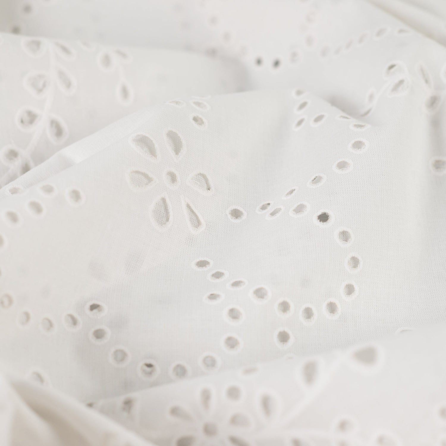 Bomull Voile - Lisa med Broderi offwhite