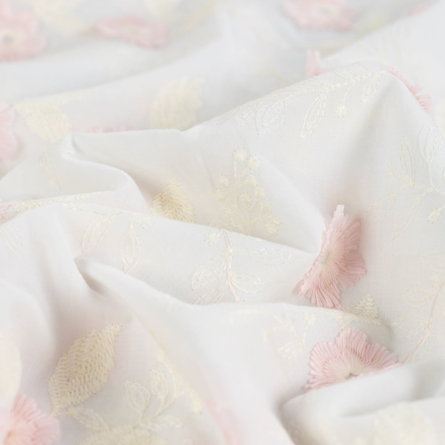 Engelsk Blonde Bomull - Rosa Blomster brodert Hvit