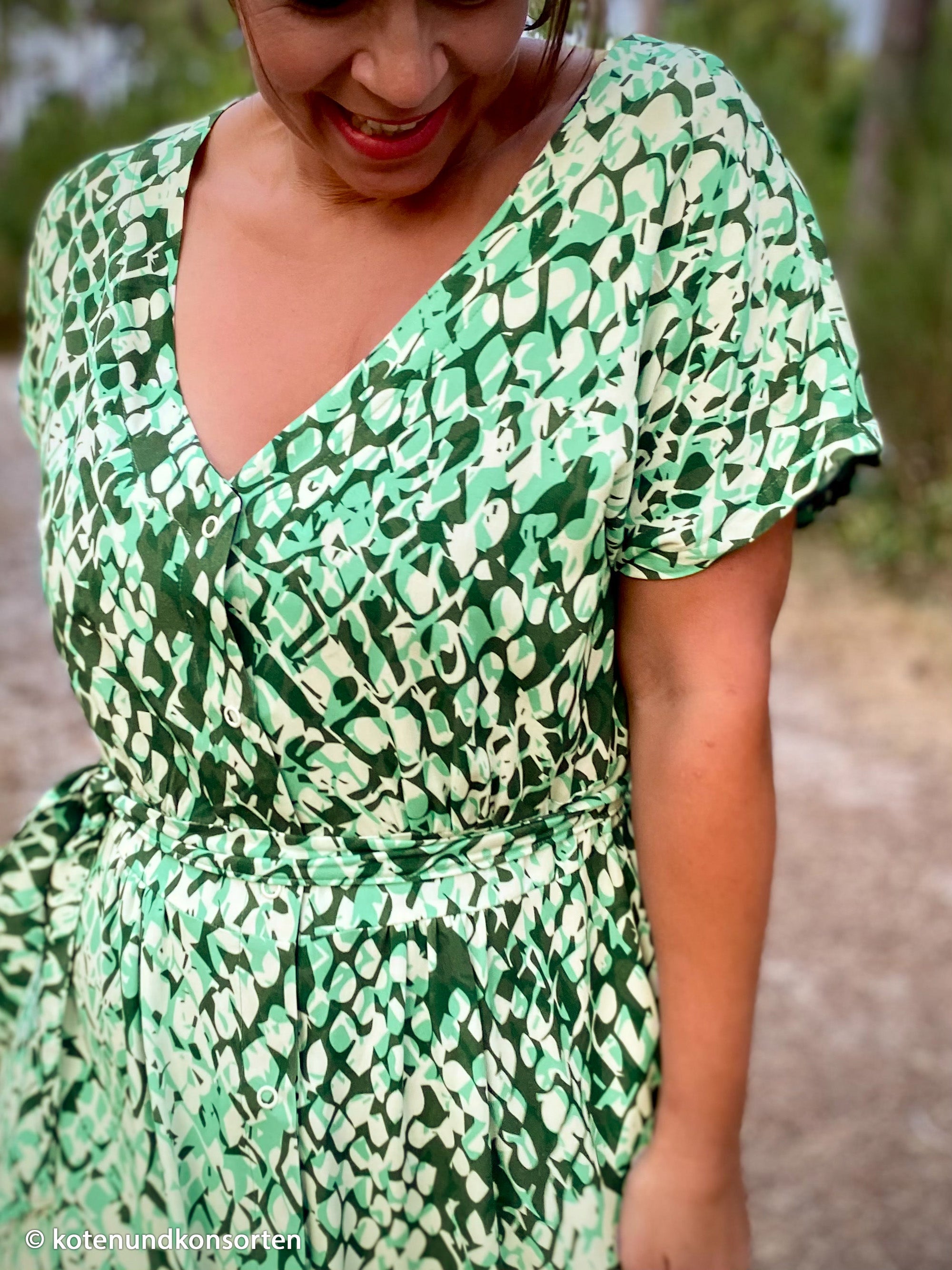 Vevd Viskose  - Shiny Scales by Thorsten Berger