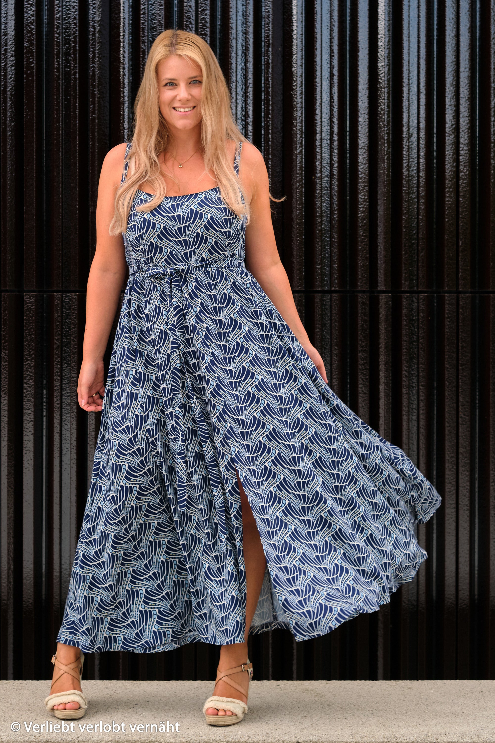 Vevd Viskose  - Vienna Coral by Bienvenido Blå