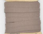 Jersey skråbånd taupe (grå-brun) 20mm 3meter