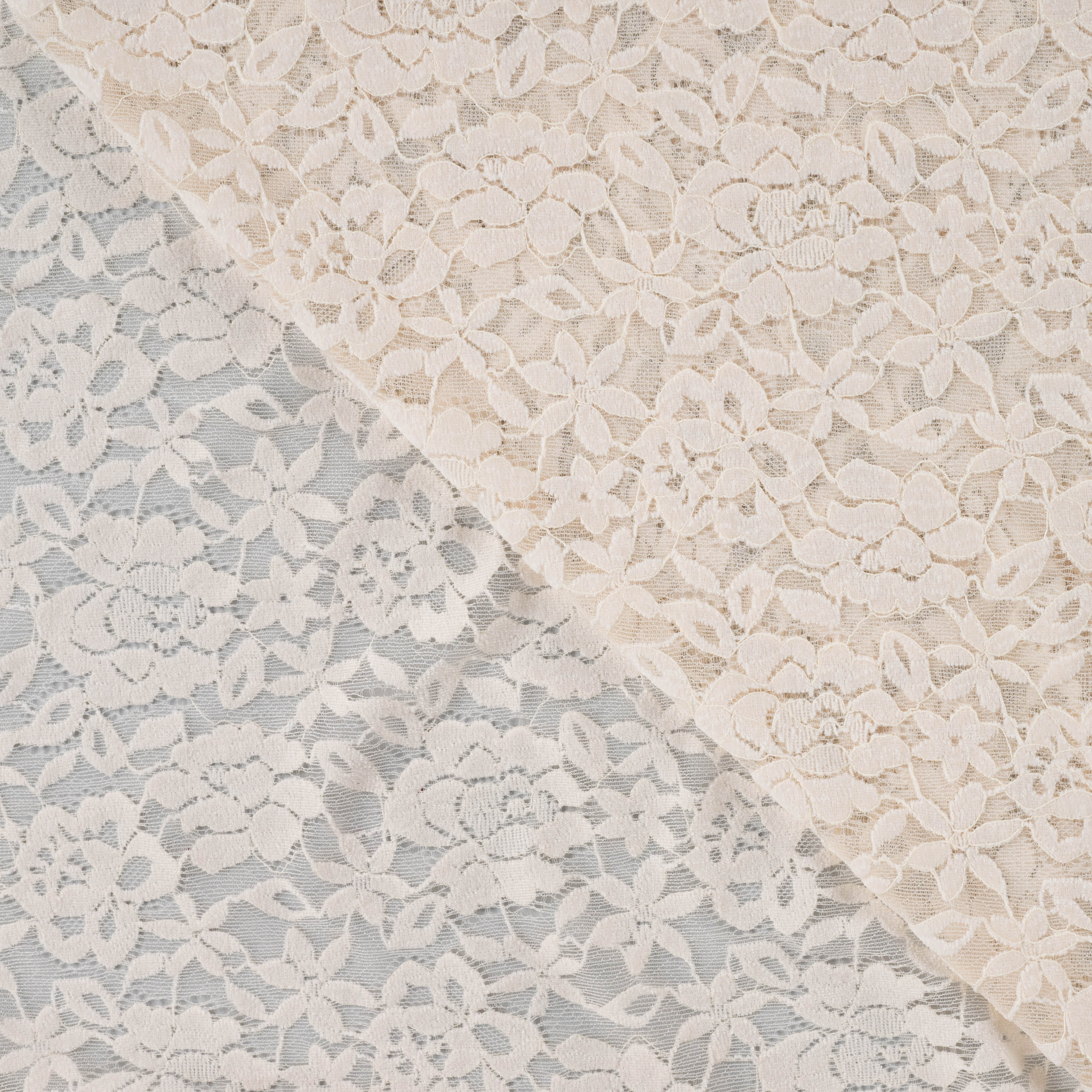 Deluxe Lace blonde med stretch  - Blomster, Offwhite