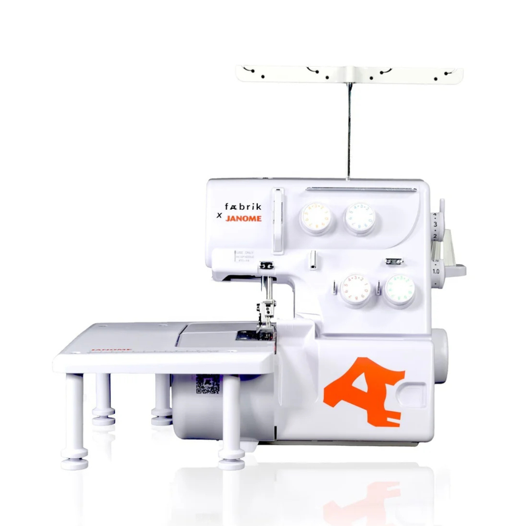 Utstillingsmodell - Janome Fæbrik Overlock 4D med sybord